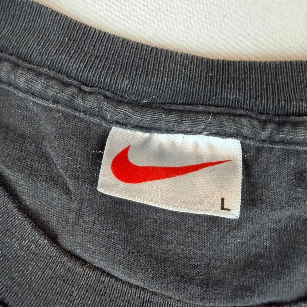 Vintage Nike Athletics Script T-Shirt Black Size L - Picture 3 of 6